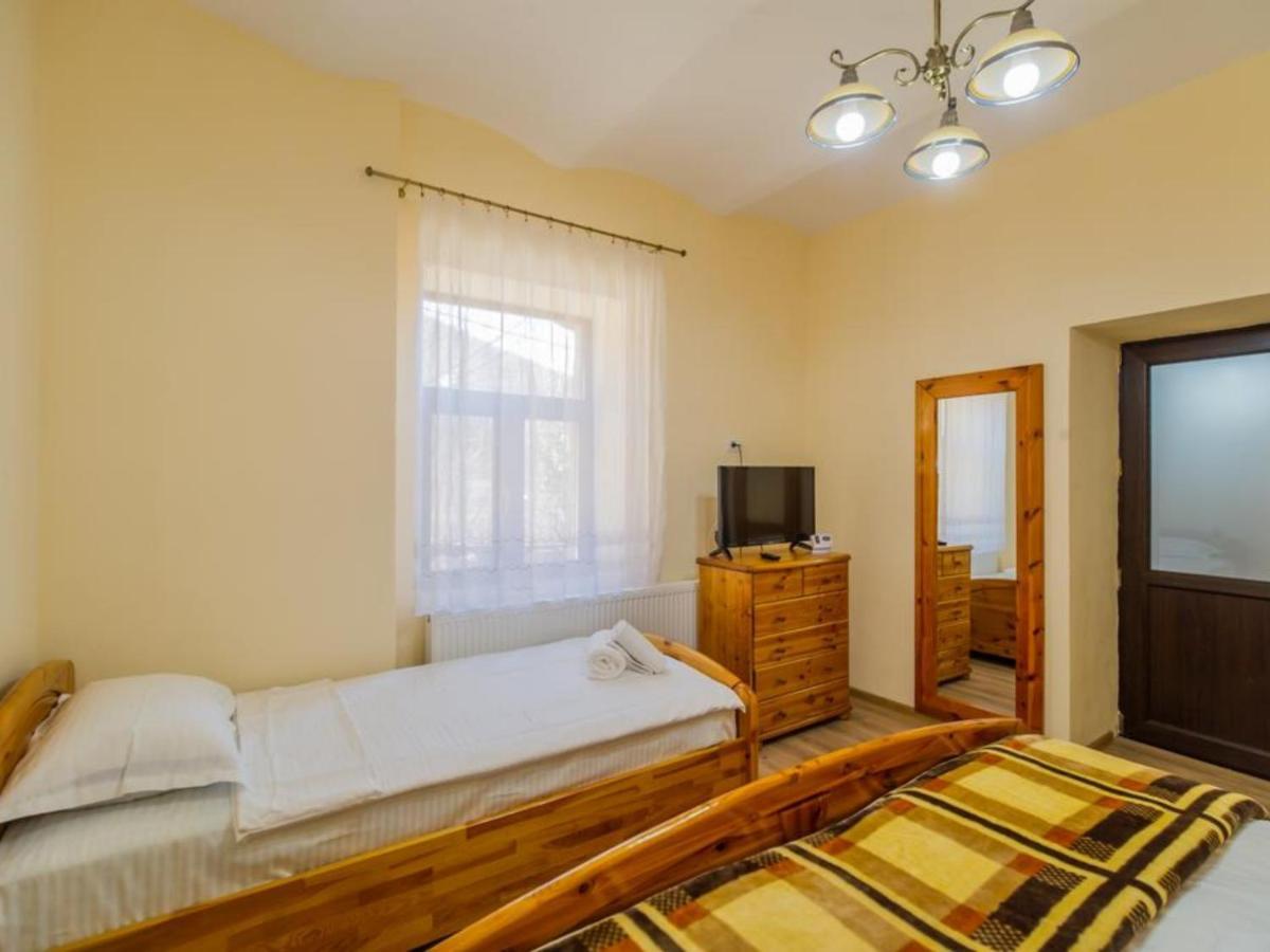 Apartment Carol Private Yard With Barbeque And Parking Sinaia Buitenkant foto